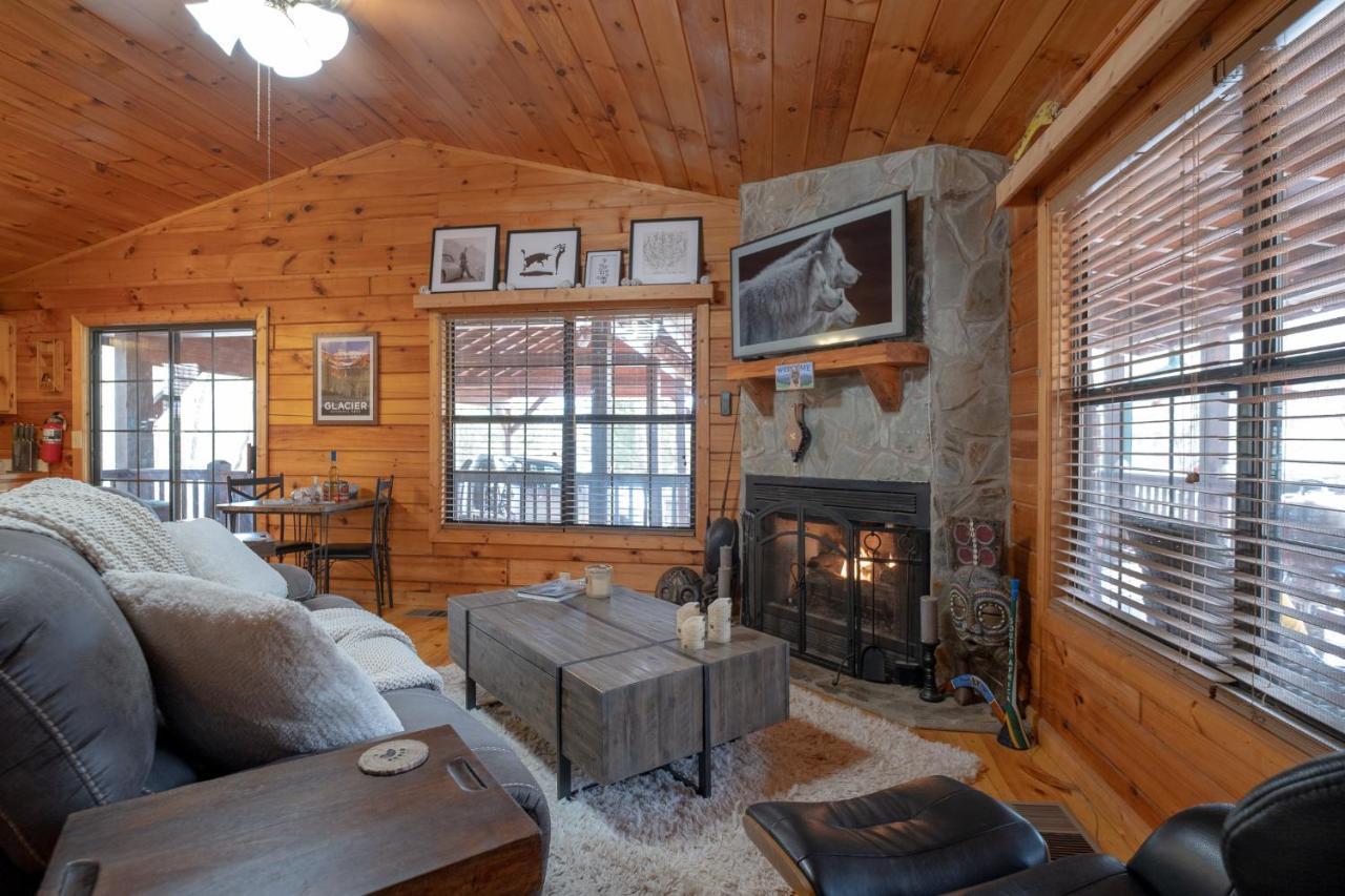 فيلا Three Dog Night - Pet-Friendly Cabin With Hot Tub بلو ريدج المظهر الخارجي الصورة