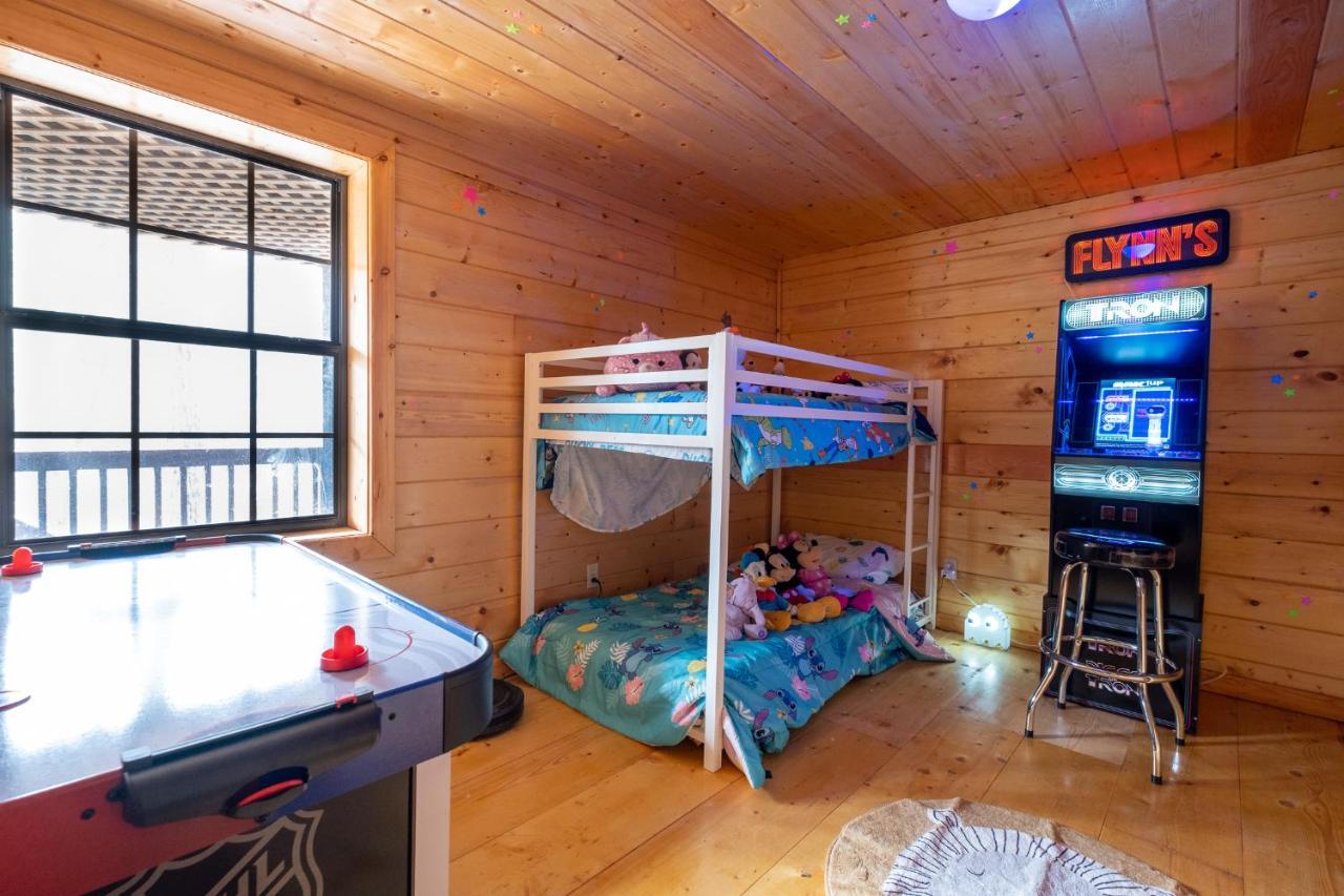 فيلا Three Dog Night - Pet-Friendly Cabin With Hot Tub بلو ريدج المظهر الخارجي الصورة